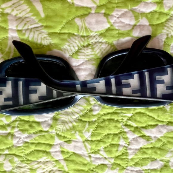 Fendi FS5197 Sunglasses Color Blue - Picture 8 of 10